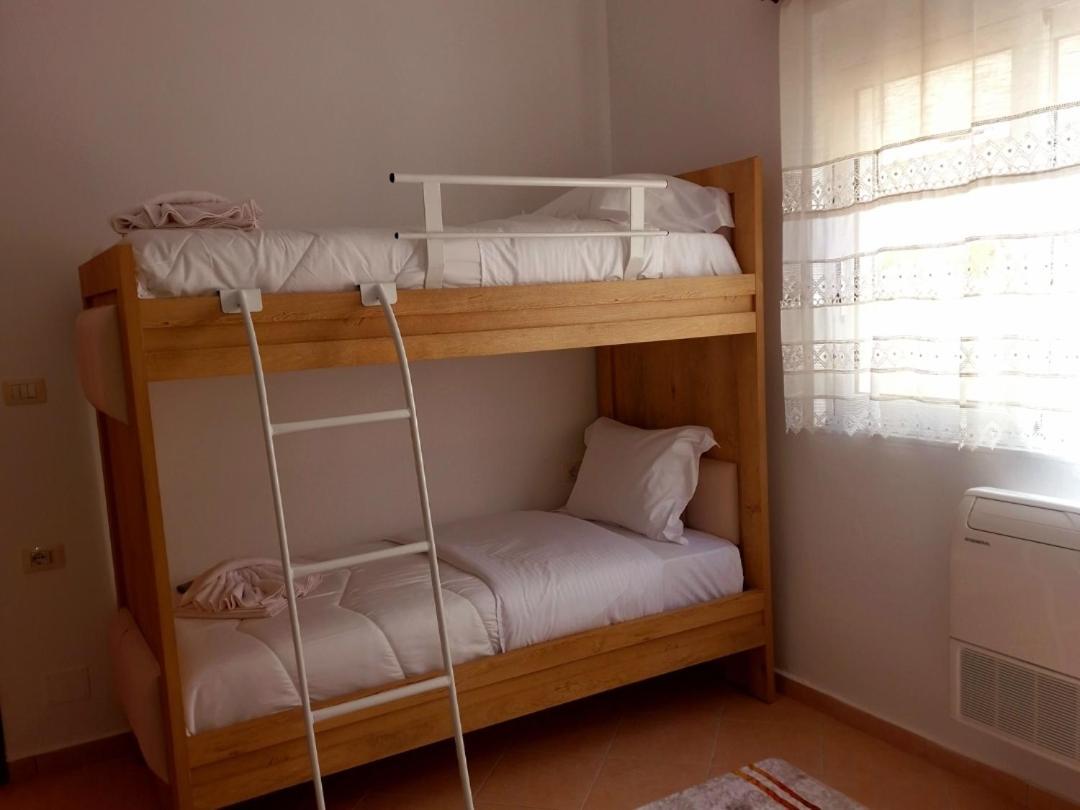 Apartment Antigona Гирокастра Номер фото